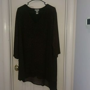 Shirt with diagonal hem